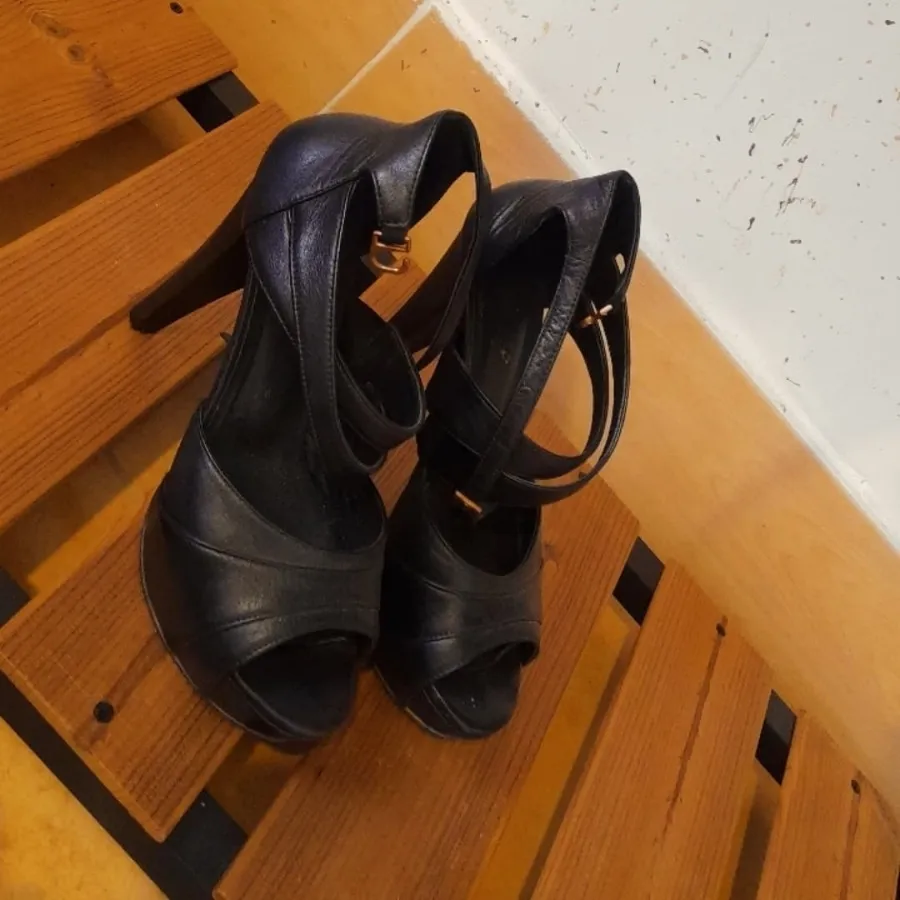 کفش ارسال رایگان