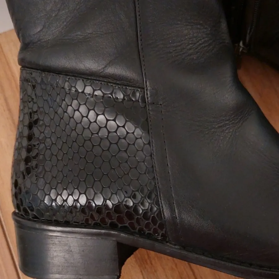 نیم بوت  برند پوتینی