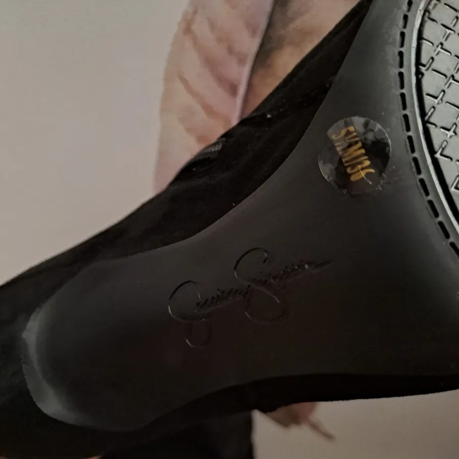 بوت مشکی جیر?