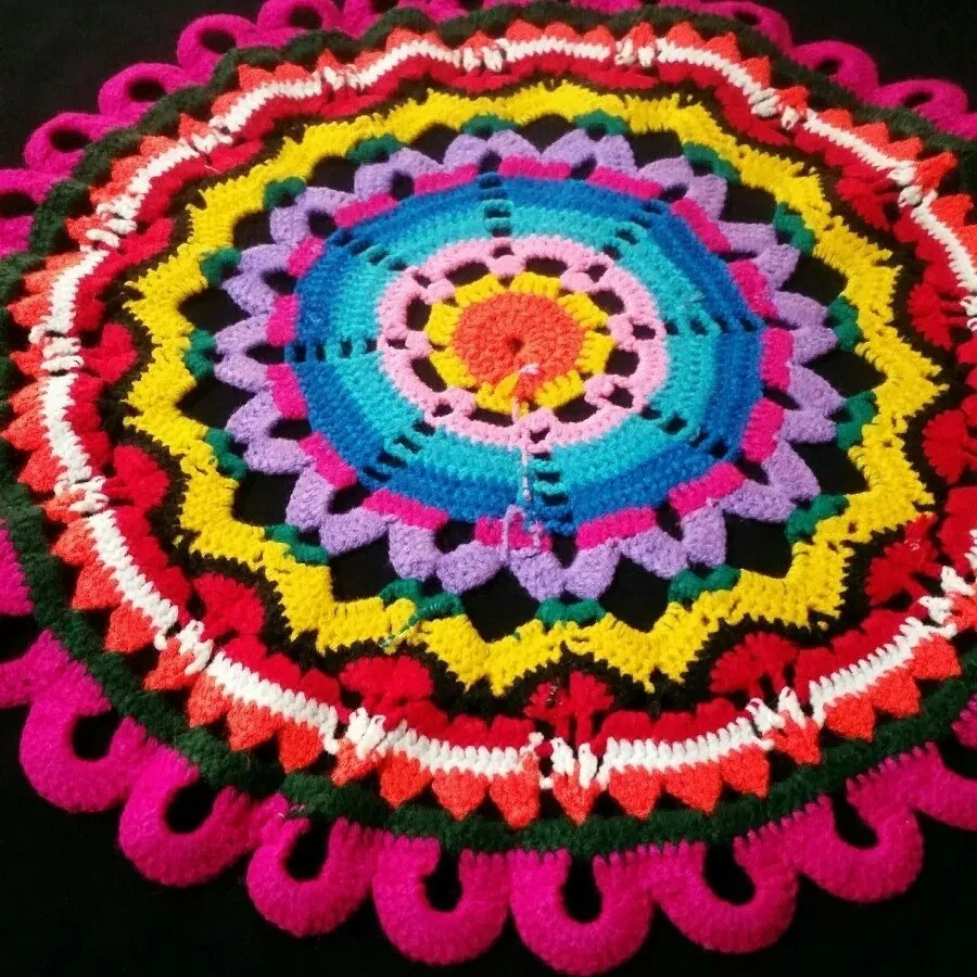 رومیزی قلاب بافی رنگی رنگ