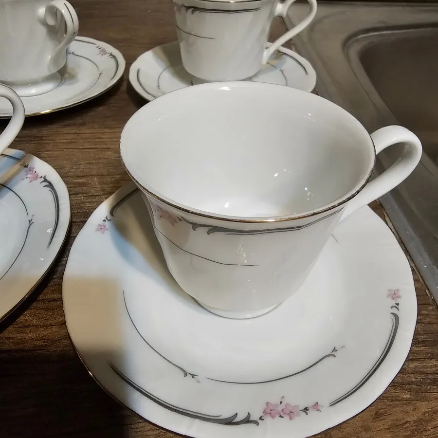 ست فنجان و بشقاب