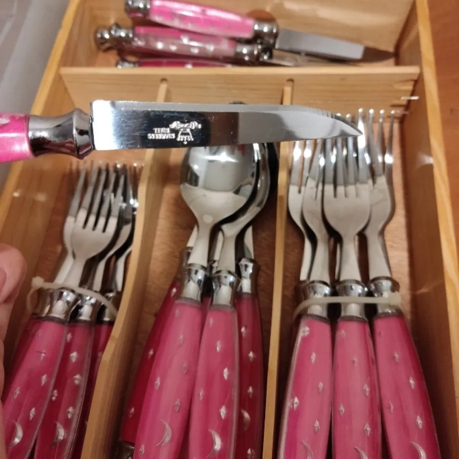 ست کارد و چنگال