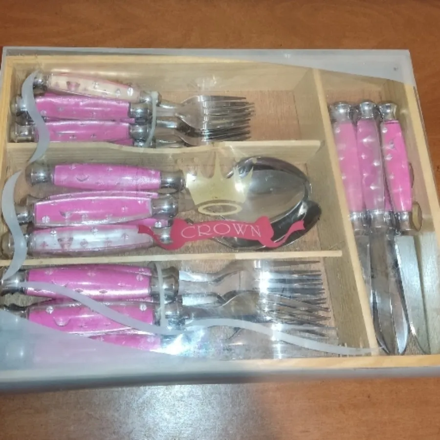 ست کارد و چنگال