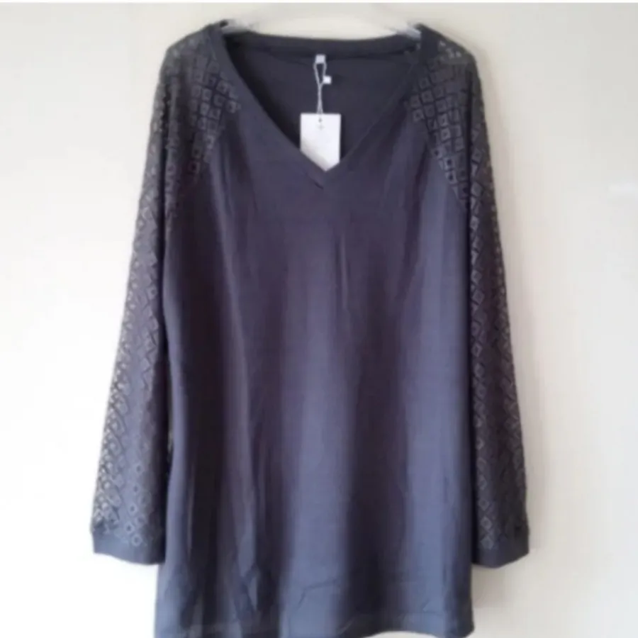 بلوز آستین دانتل زنانه