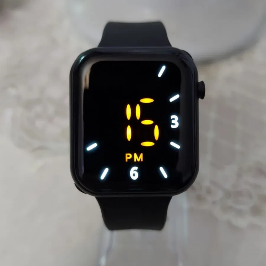 ساعت طرح اپل کاملا نو