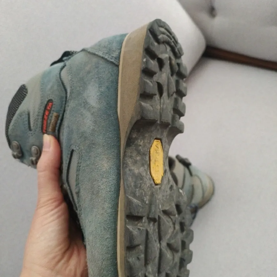 کفش کوهنوردی المانی