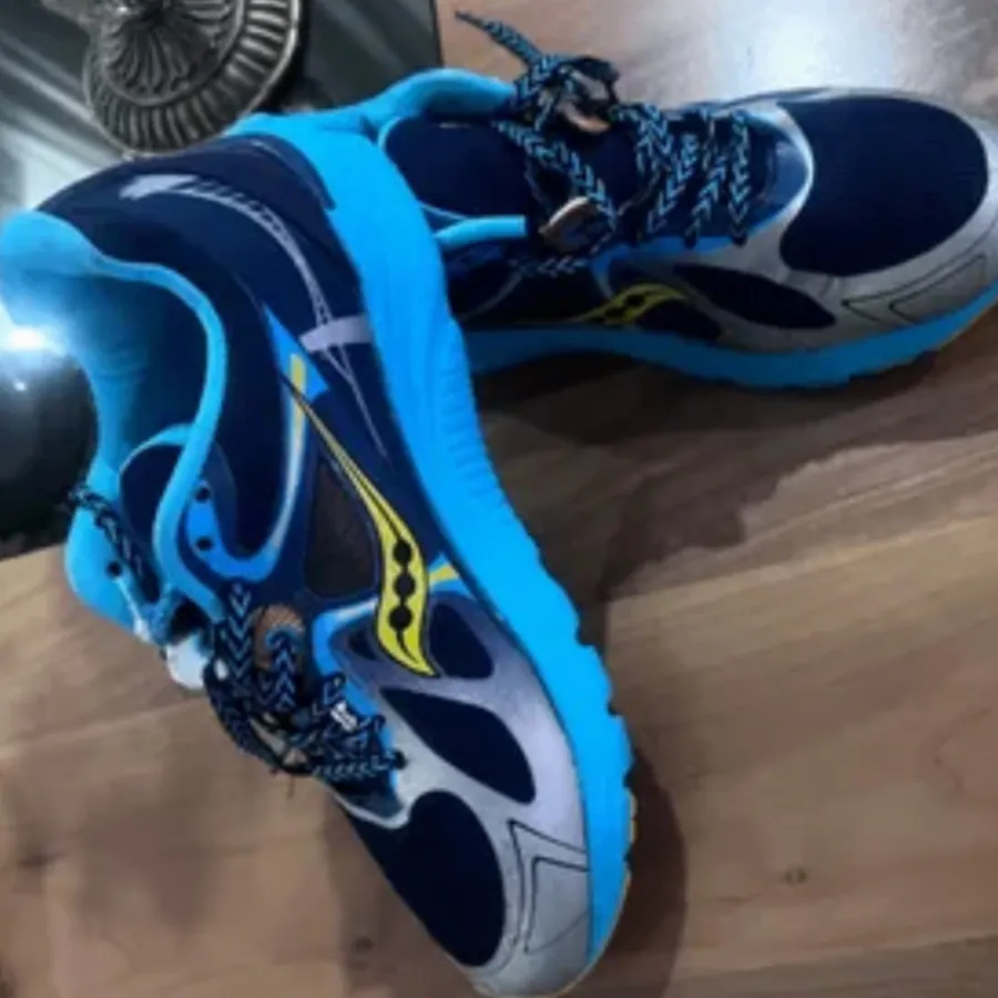 کفش کتونی ساکنی