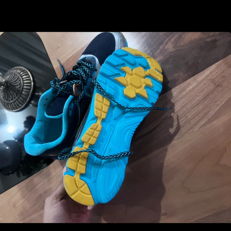 کفش کتونی ساکنی