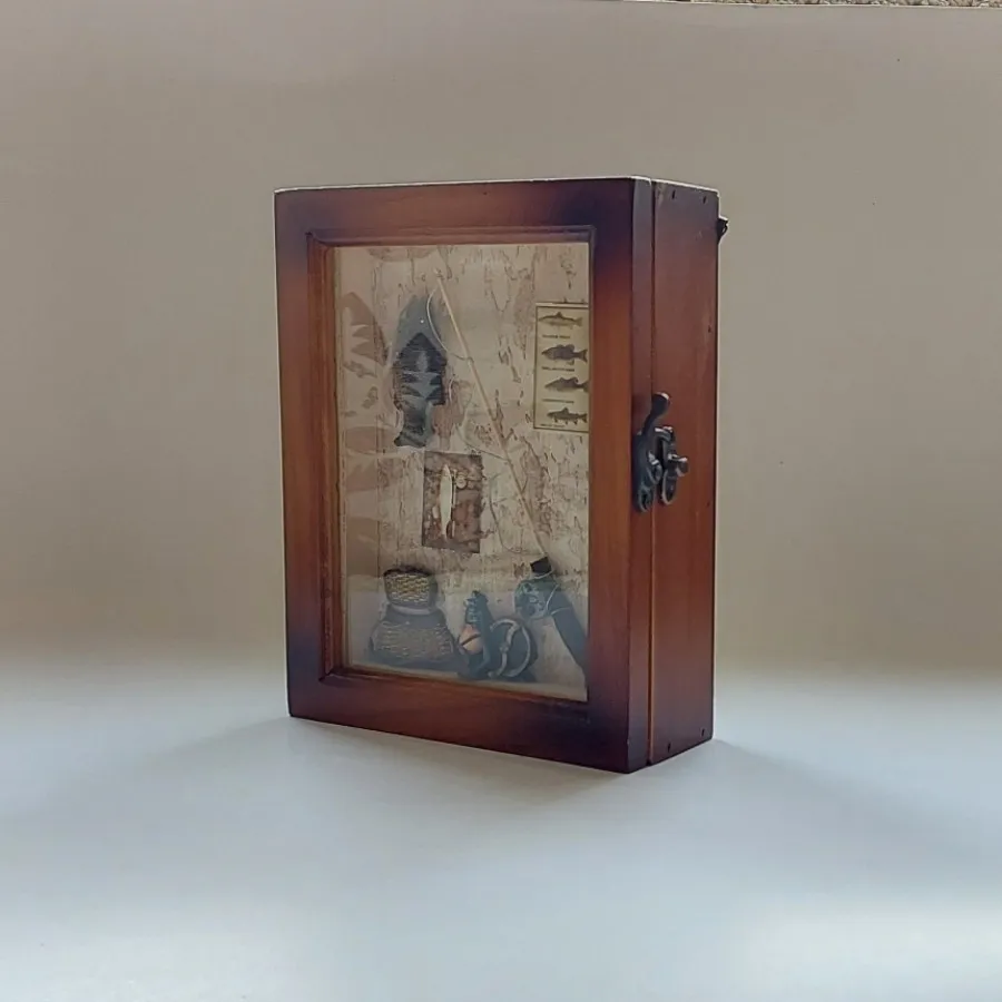 جاکلیدی و تابلوی چوبی