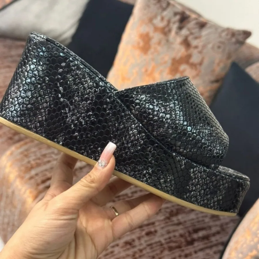 دمپایی لژدار شیک زنانه