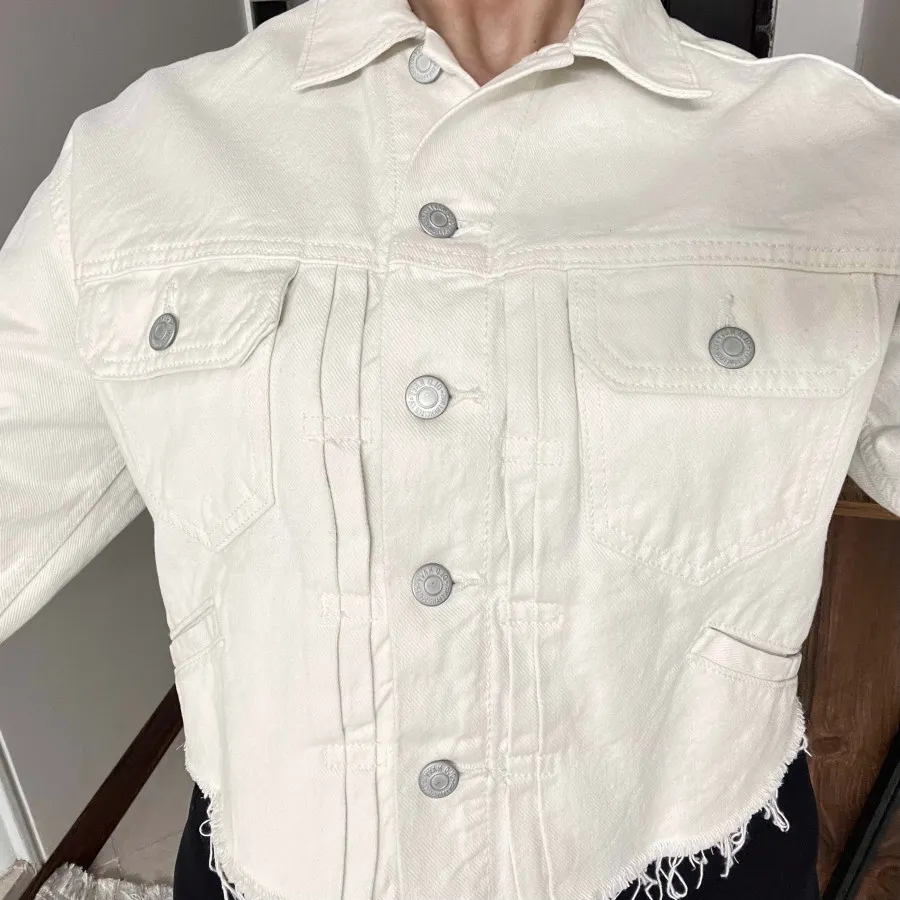 کت کراپ جین سفید