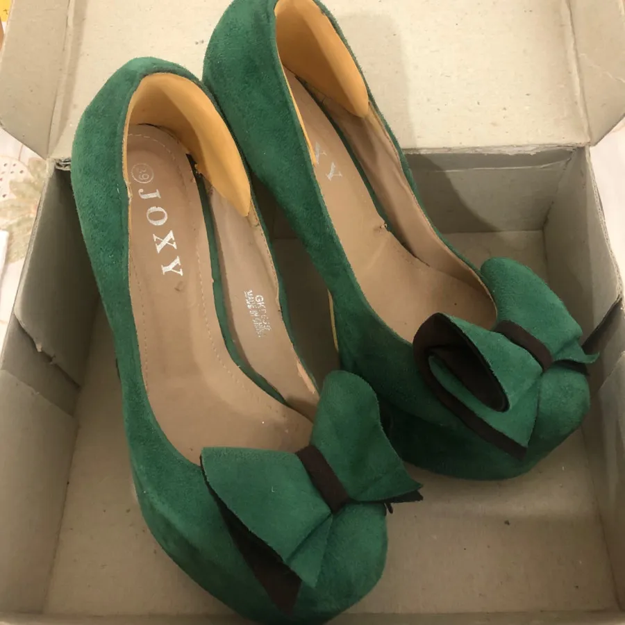 کفش پاشنه بلند