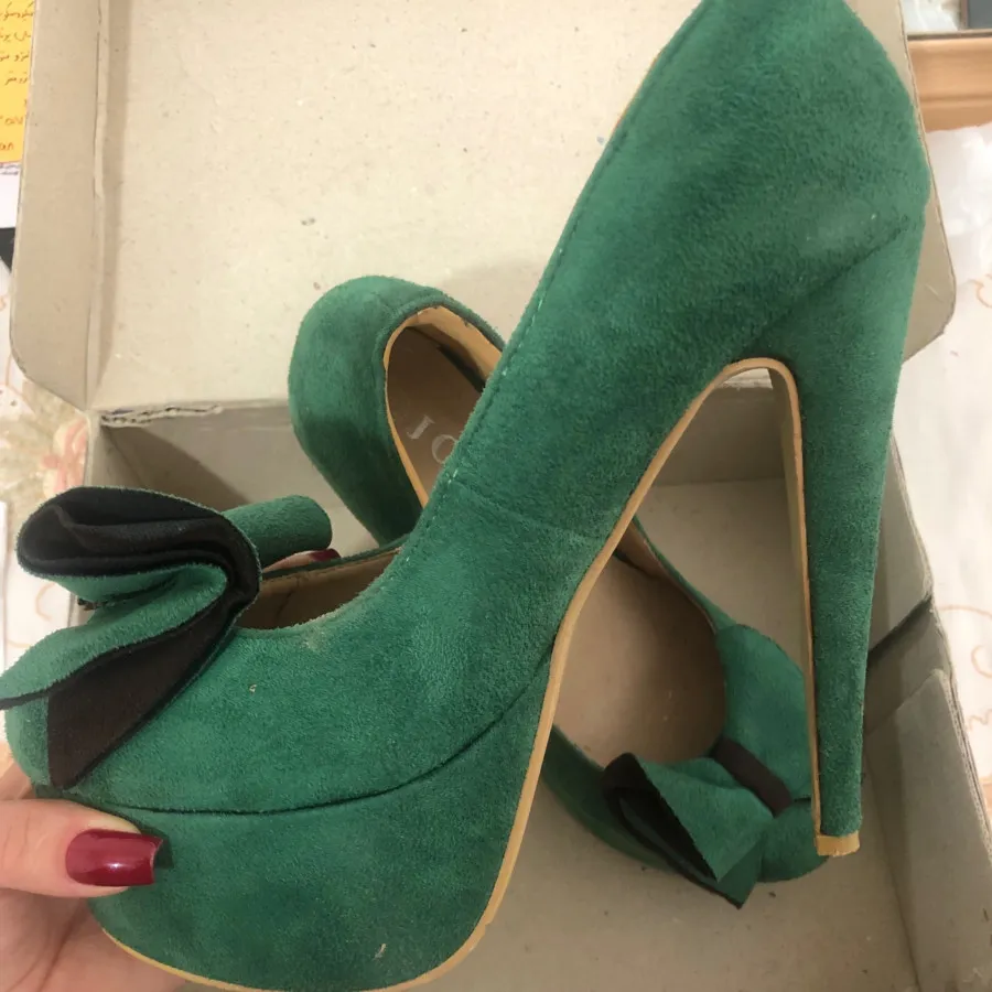 کفش پاشنه بلند