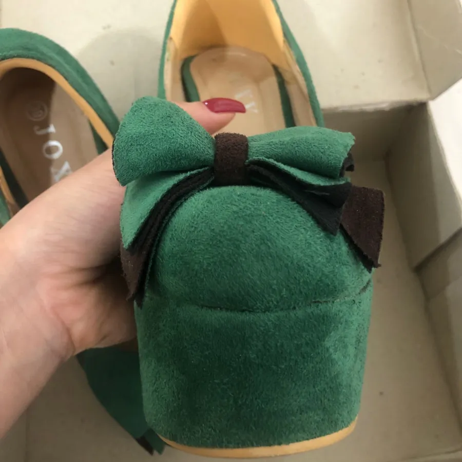 کفش پاشنه بلند