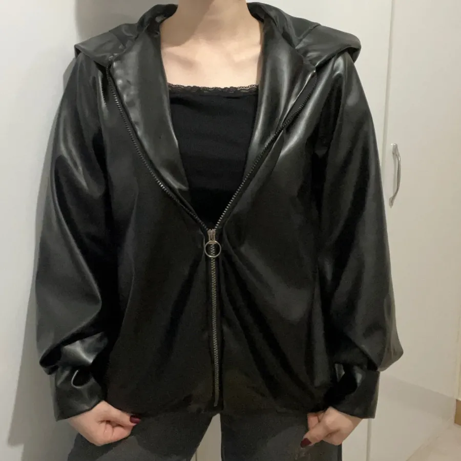 جکت چرم کلاهدار