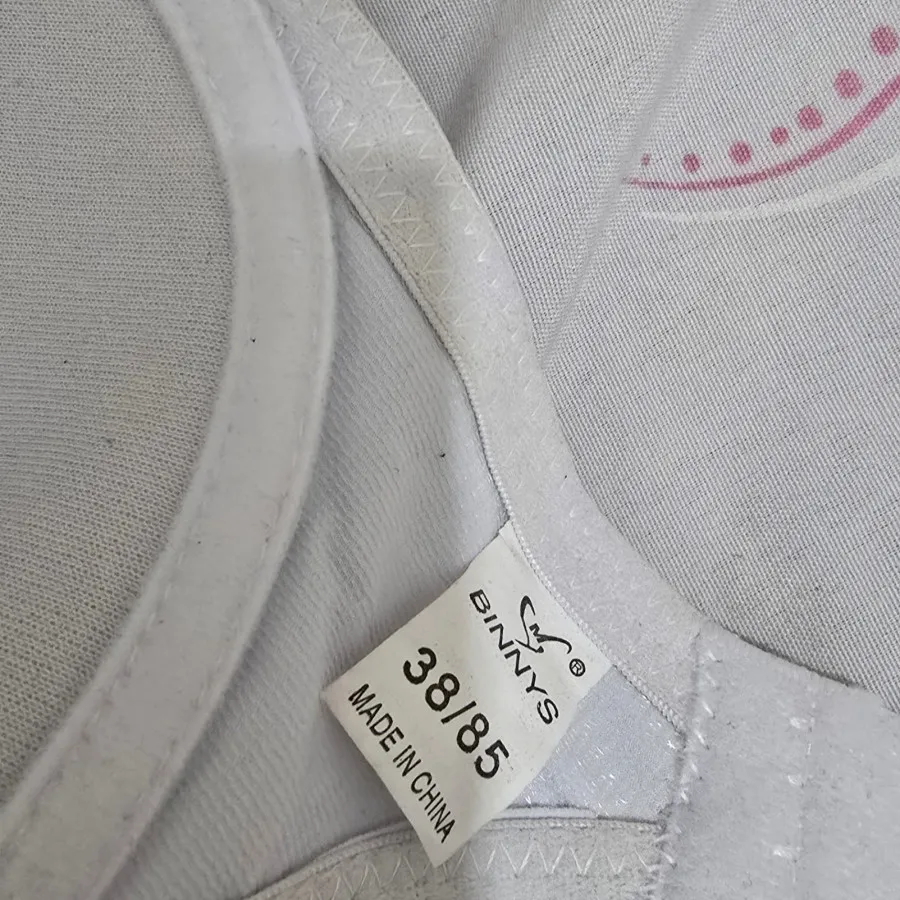 سوتین سفید برای لباس پشت