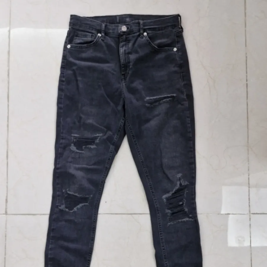 شلوار لی زنانه