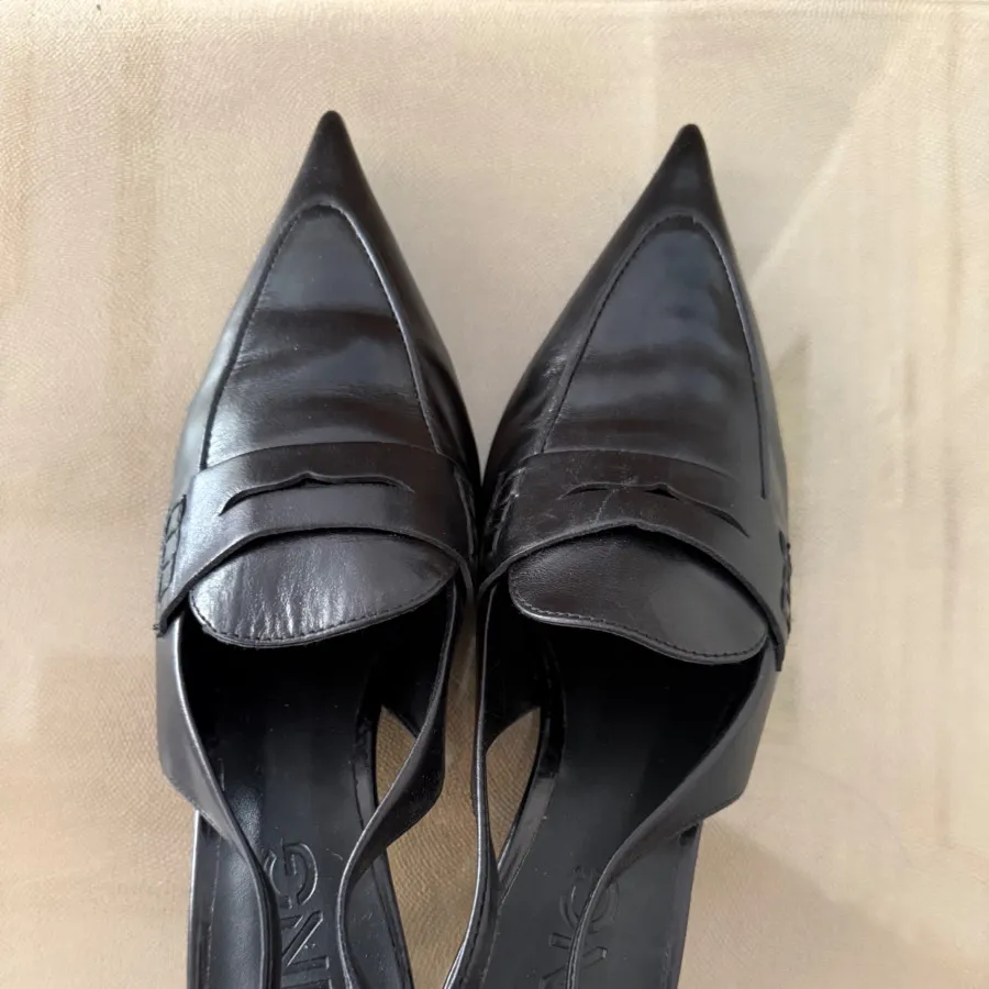 کفش برند منگو