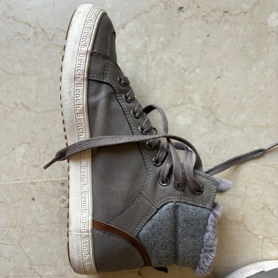 کفش bench خاکستری