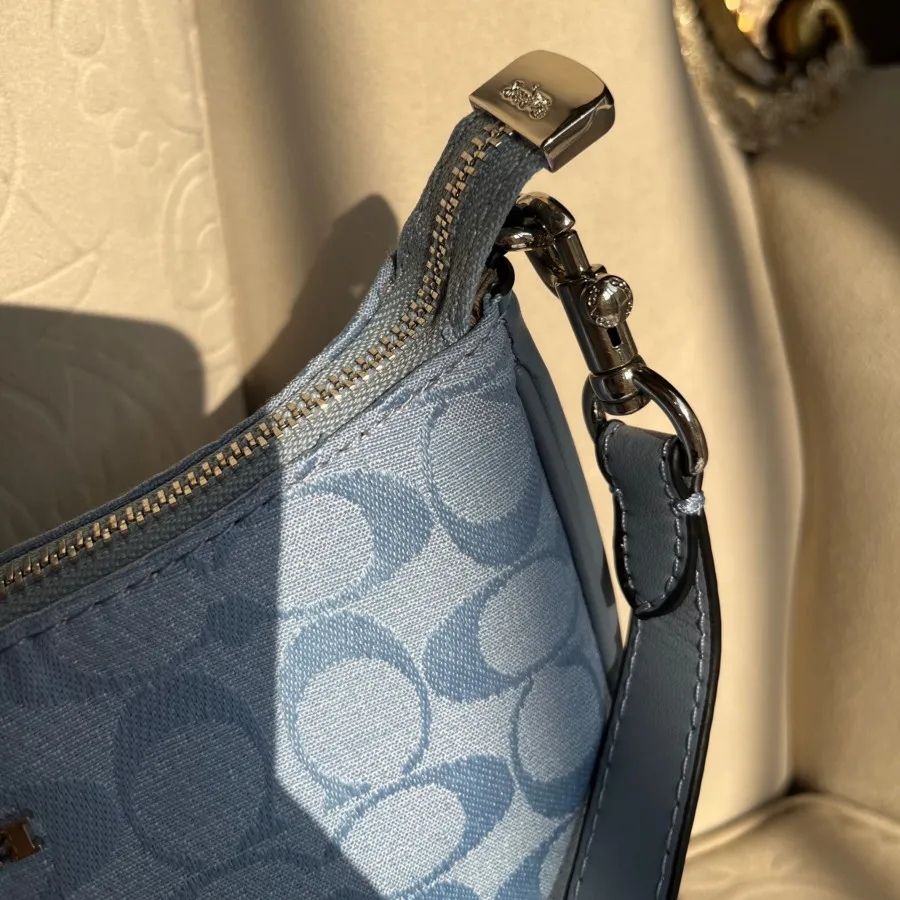 کیف زنانه کوچ آبی