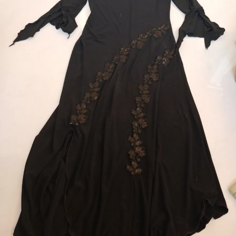 پیراهن مشکی