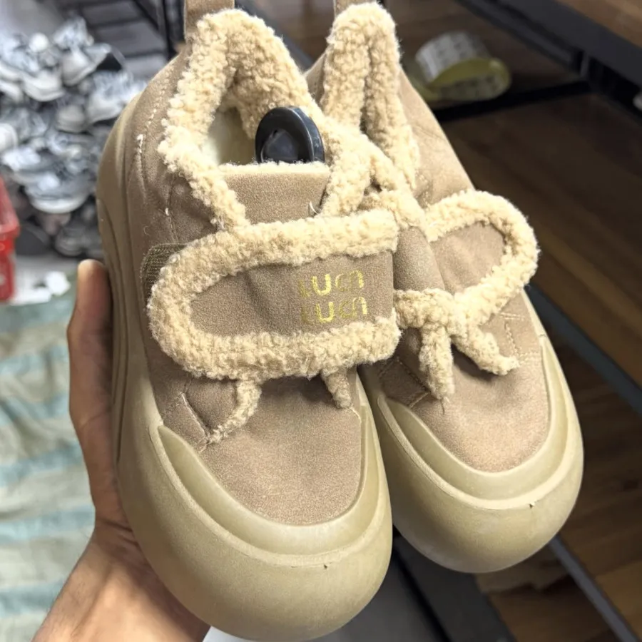 کتونی وارداتی توکرک minmi