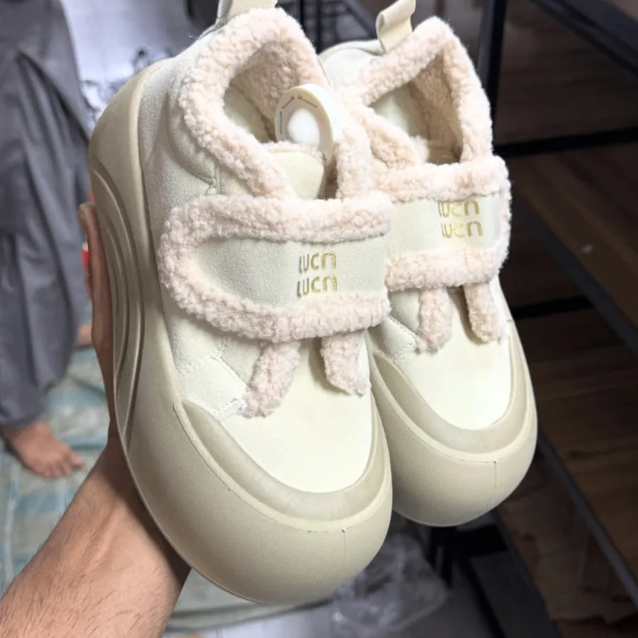 کتونی وارداتی توکرک minmi