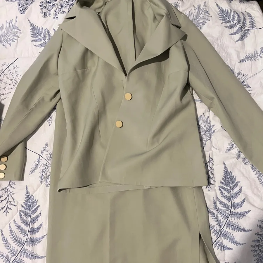 کت دامن سبز صدری