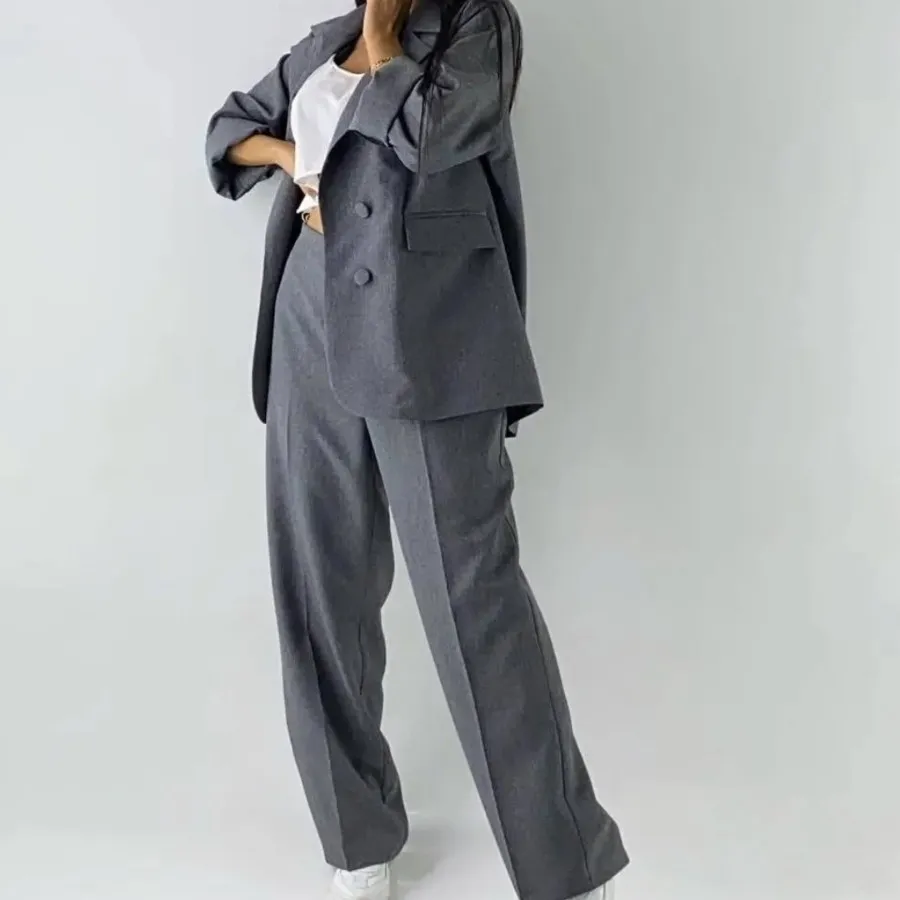 کت و شلوار خاکستری