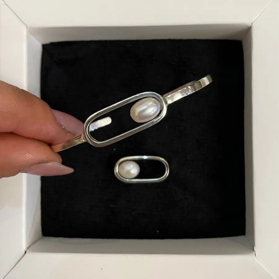 دستبند و انگشتر