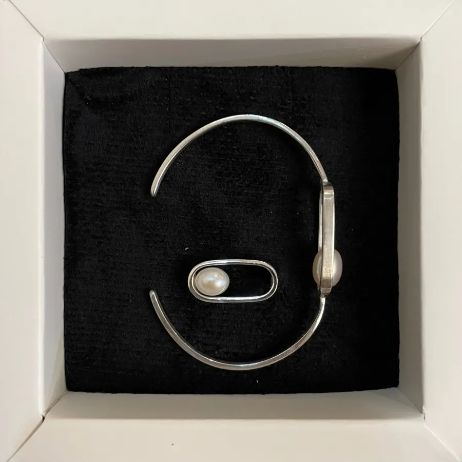 دستبند و انگشتر