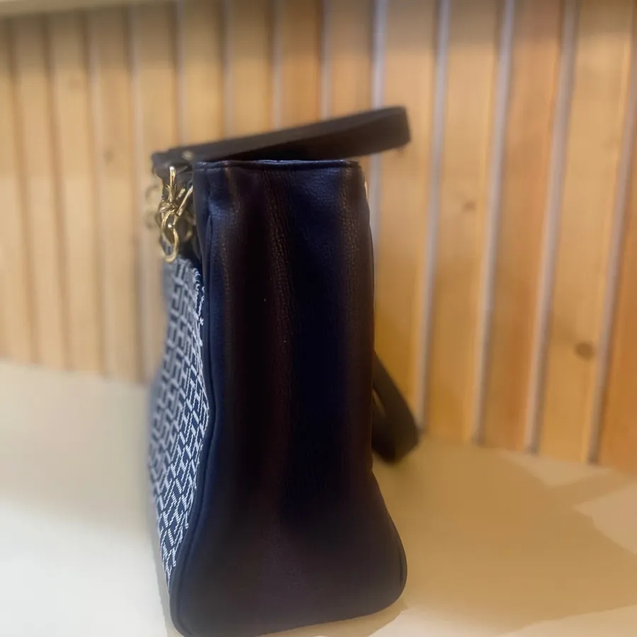 کیف Tommy hilfiger