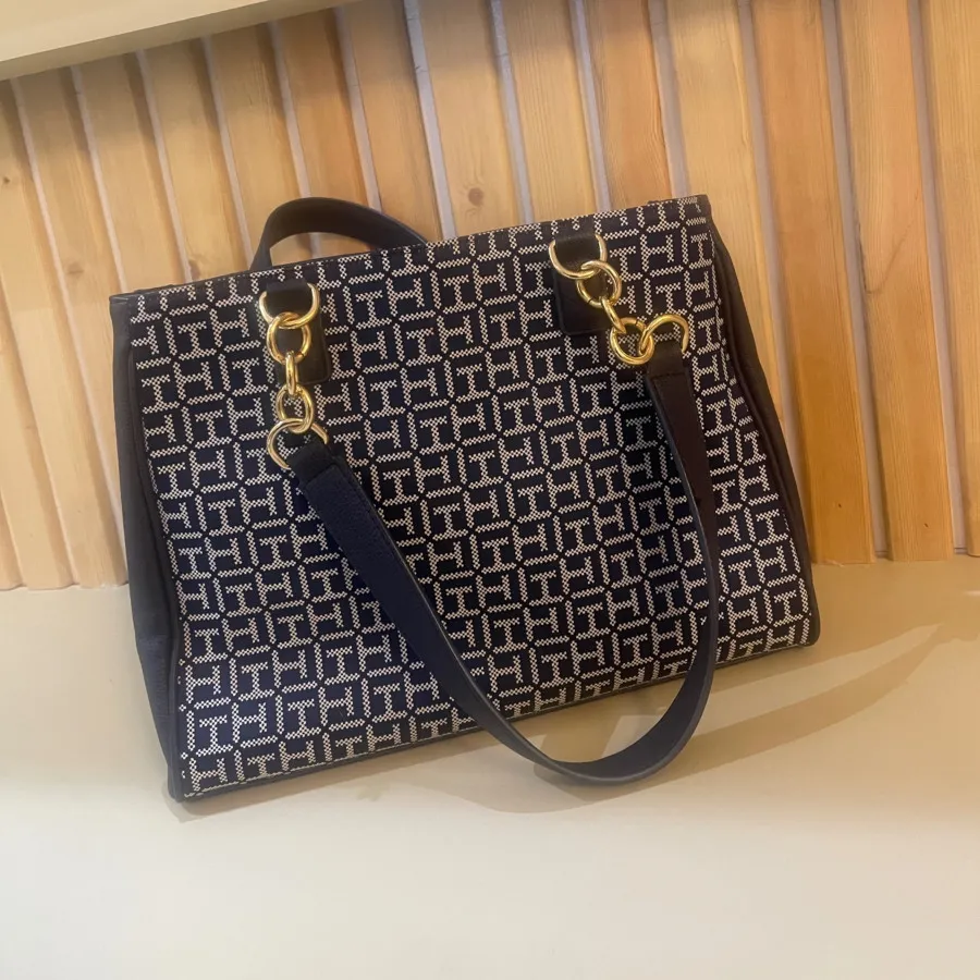 کیف Tommy hilfiger