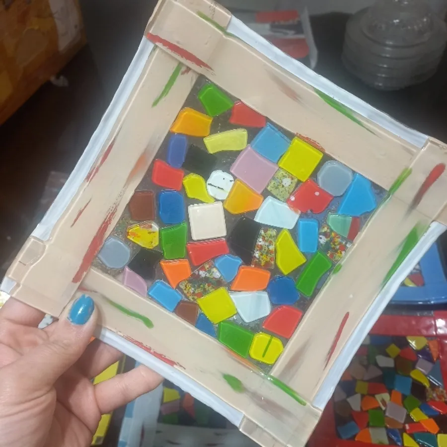 بشقاب شیشه ای کار دست