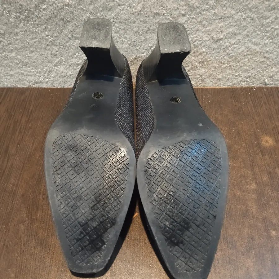 کفش پاشنه بلند