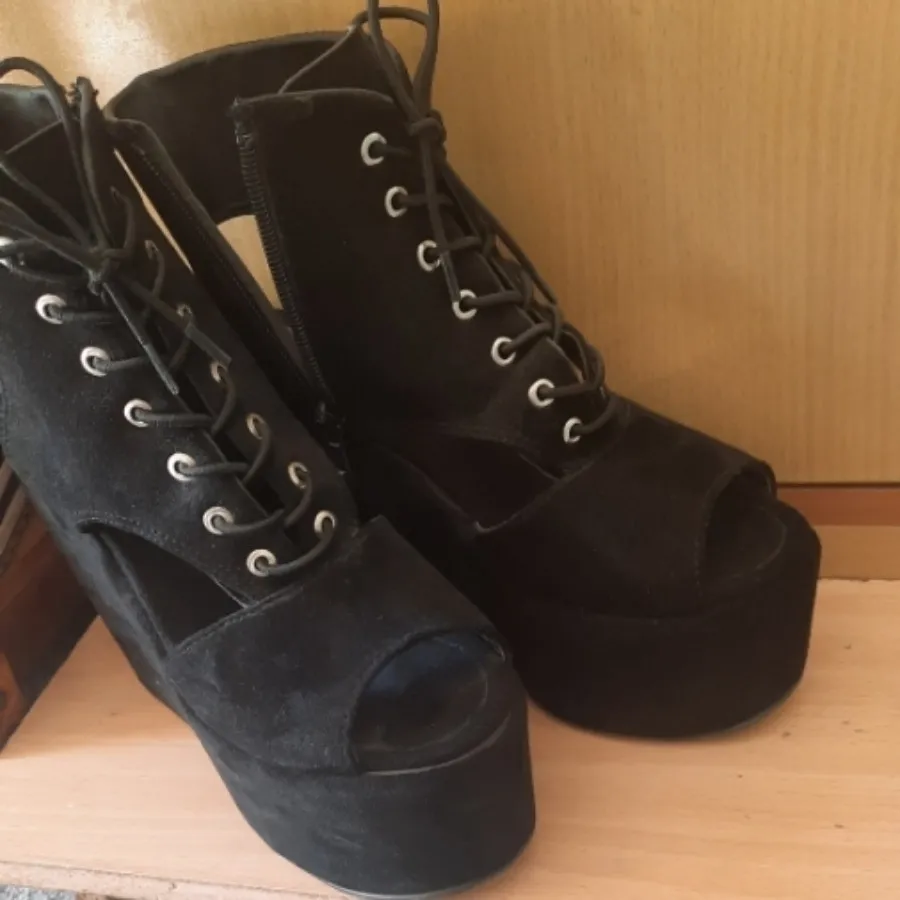 کفش مخمل لژدار