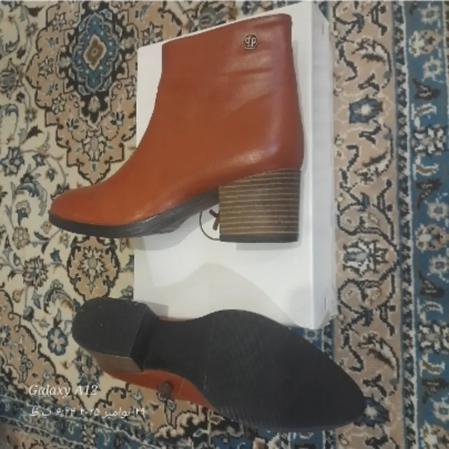 بوت  چرم عسلی
