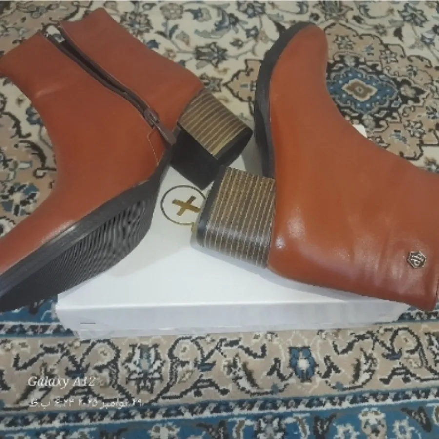 بوت  چرم عسلی