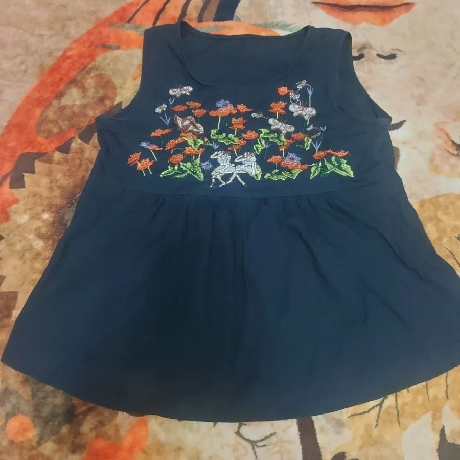 تاپ کتان گلدوزی