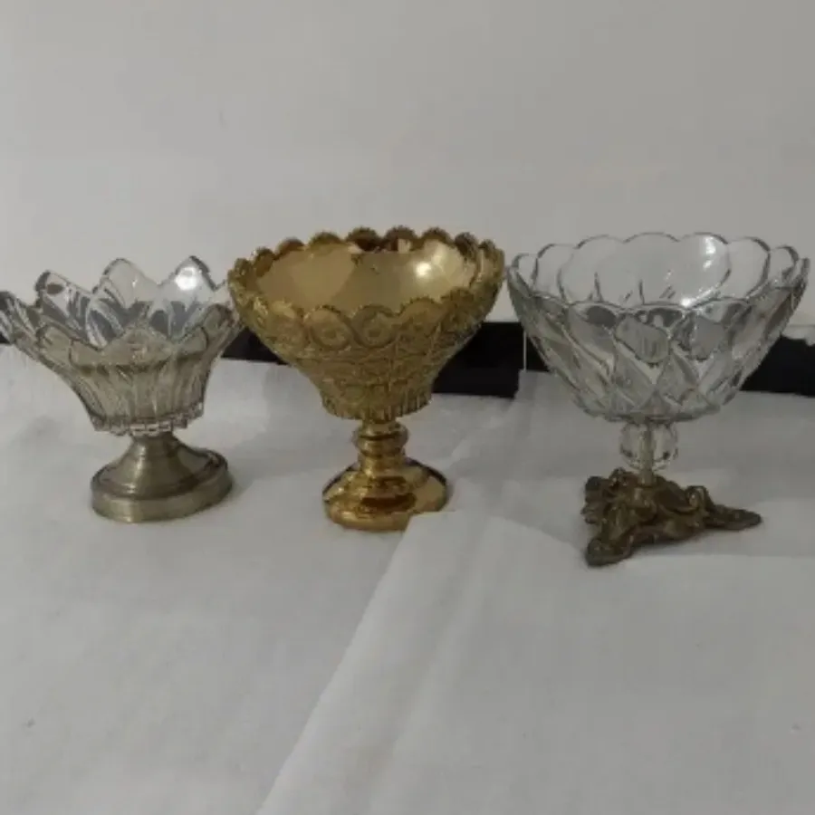 میوه خوری یا آجیل خوری