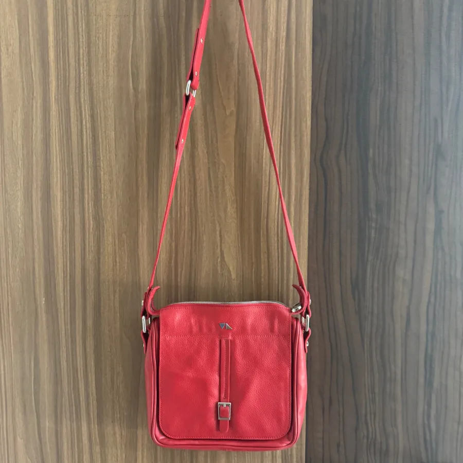کیف قرمز بند بلند