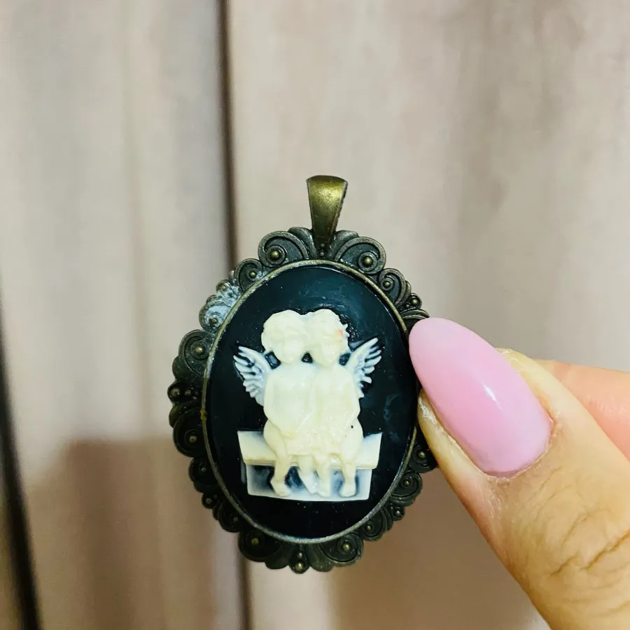 گردنبند و پلاکها