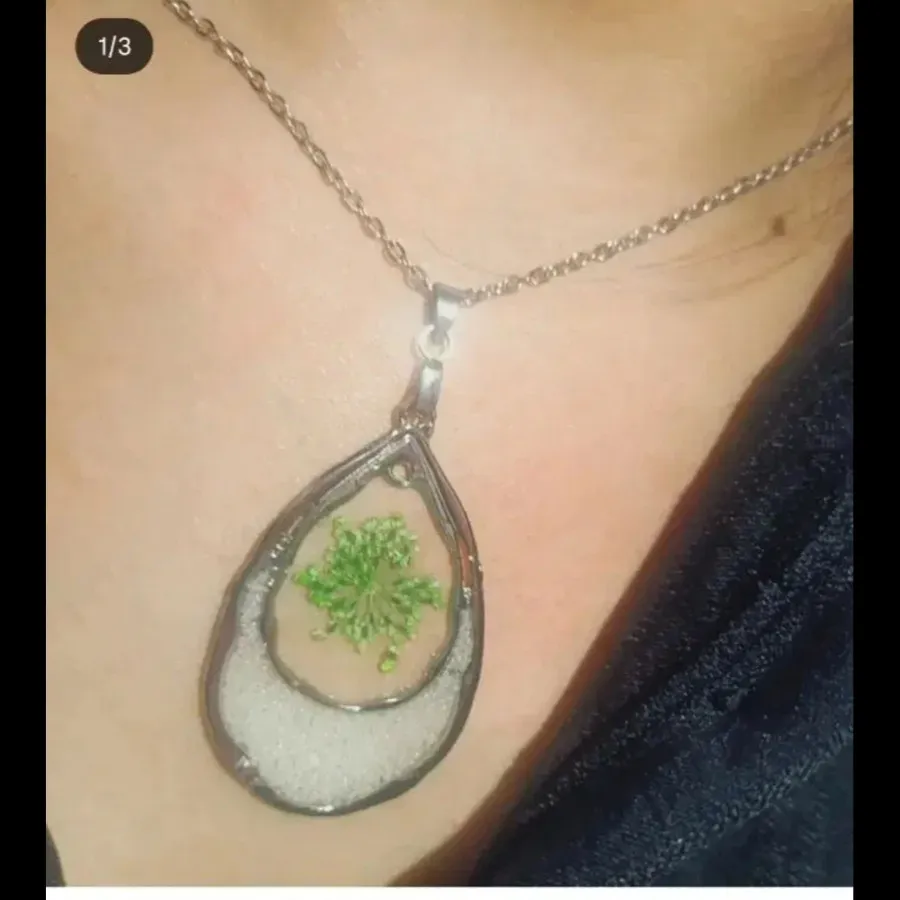 گردنبند و گوشواره رزینی