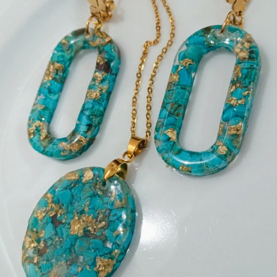 ست گردنبند و جاسوییچی رزن