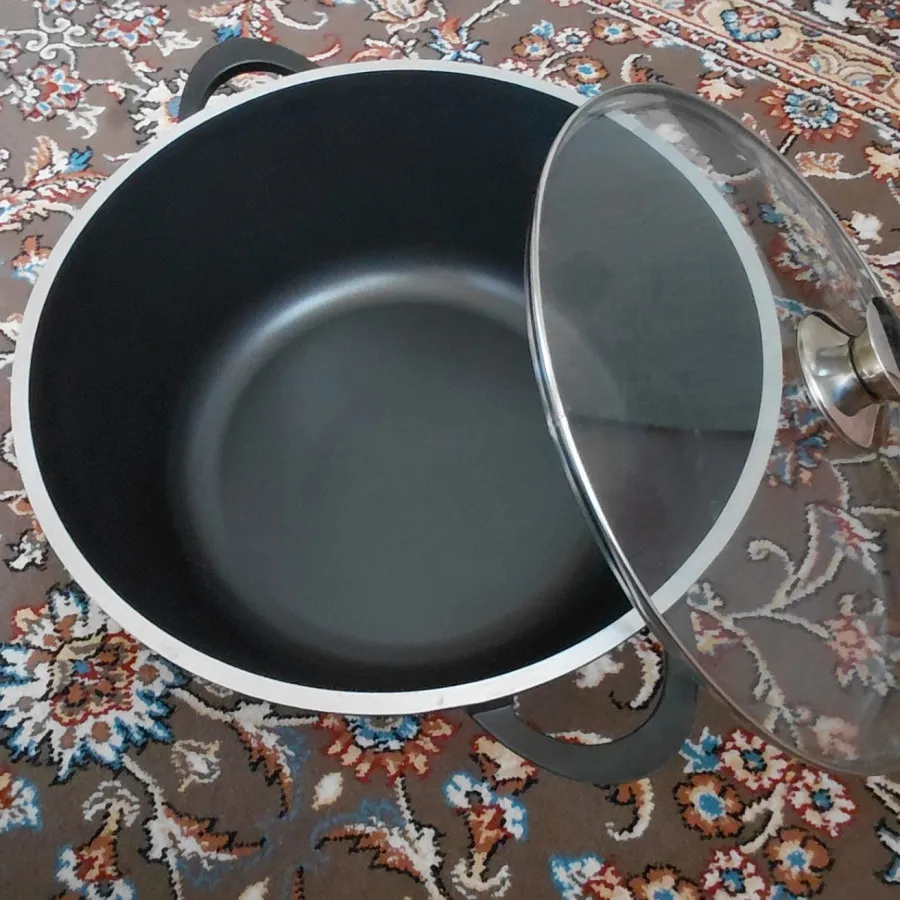 قابلمه چدن بزرگ