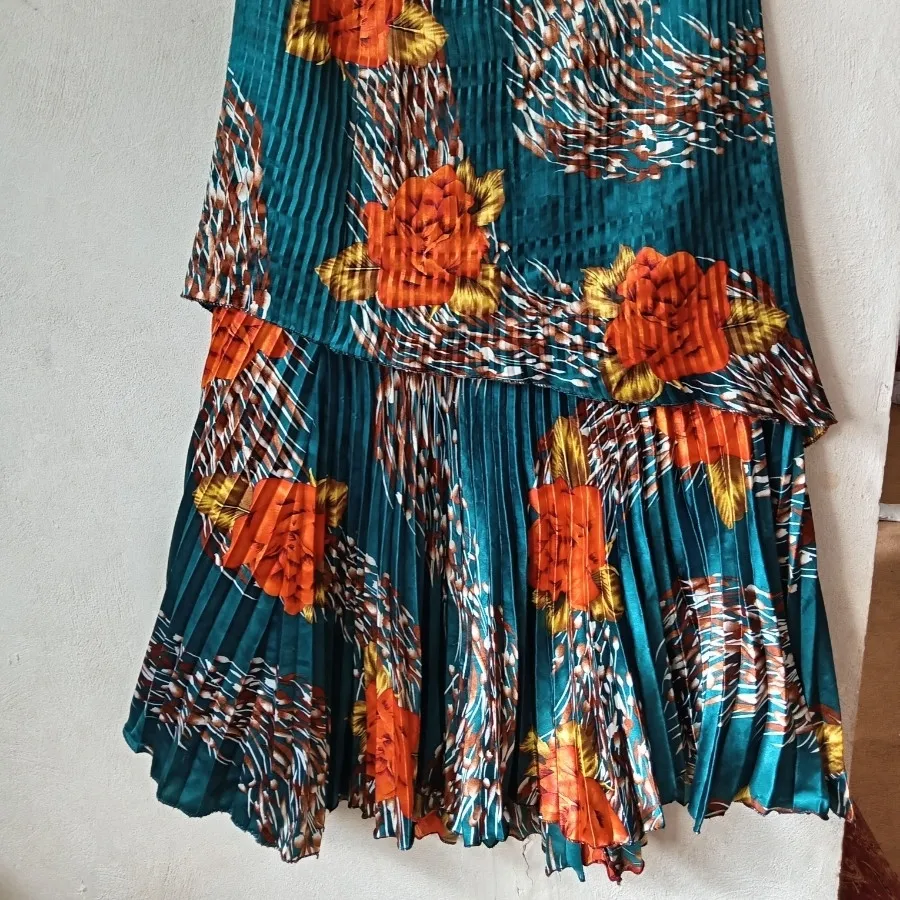 دامن پلیسه ای