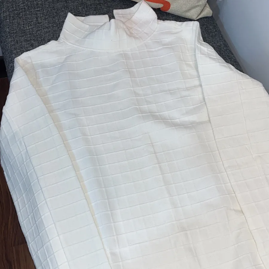 بلوز یقه اسکی سفید