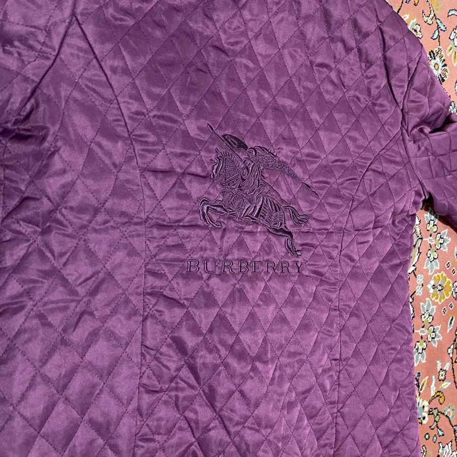 کاپشن کلاهدار