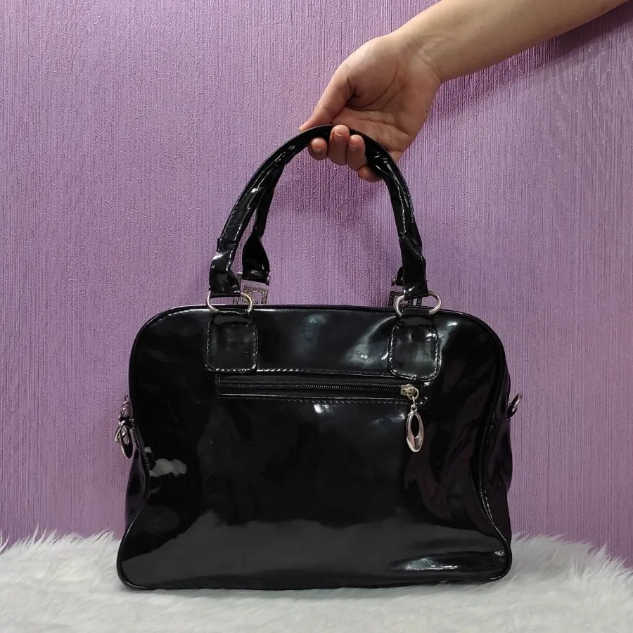 کیف ورنی مشکی طرح ورساچه