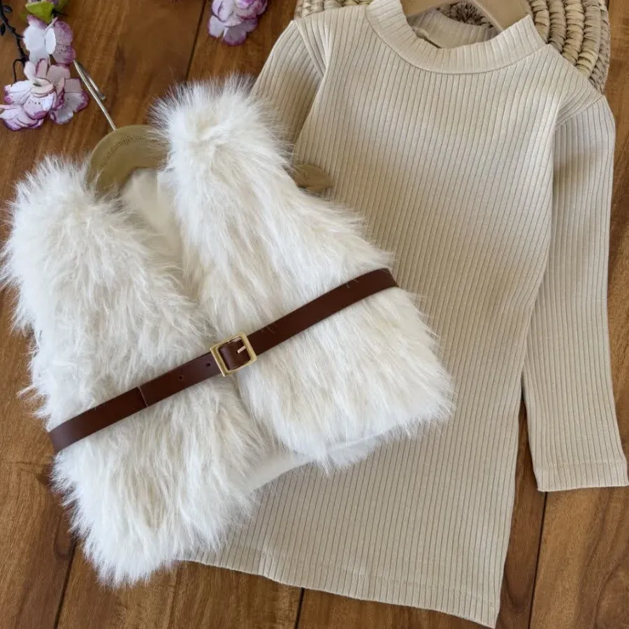 دو تیکه دخترانه بیرونی کا